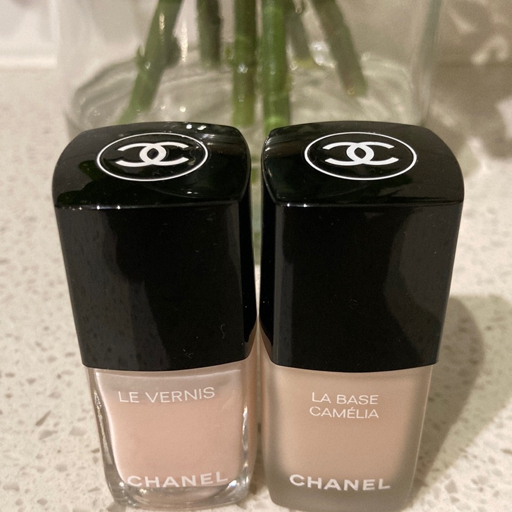 Chanel Le Vernis and La Base Camelia Nail Polish